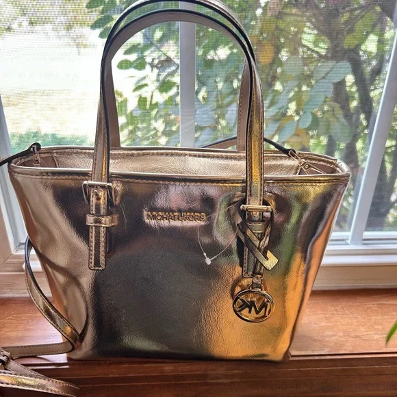 New Michael Kors Metallic Gold Top Zip small Tote. - Picture 2 of 3